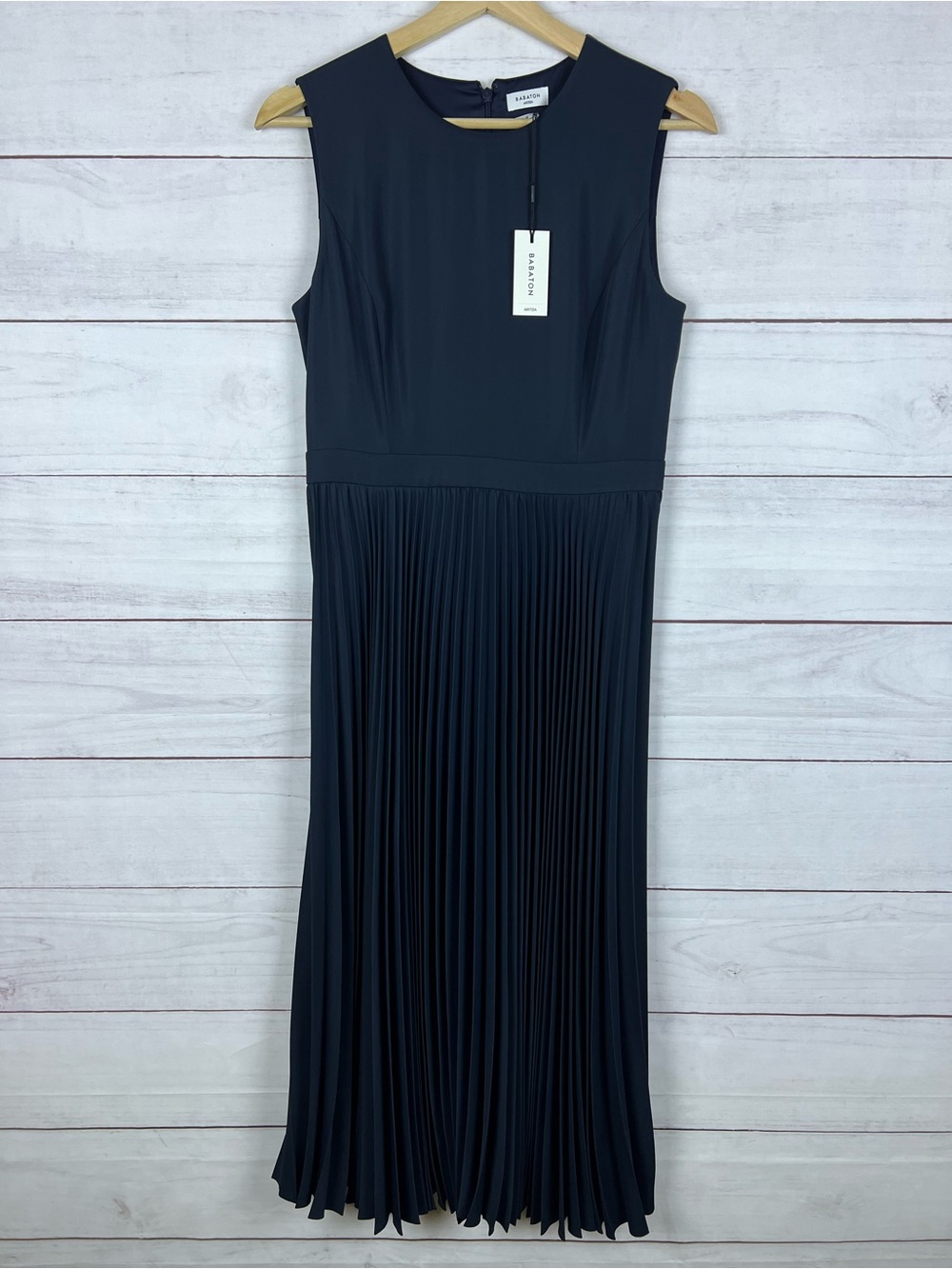 Aritzia Babaton Accordian Dress Midi Size 6 NWT Dark Night Navy